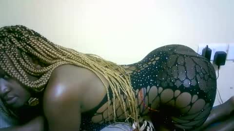 Snapshot of nastyafrika chatting on 09/11/25, 06:13 Marie online show from 09/11/25, 06:13