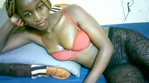 Snapshot of nastyafrika chatting on 09/27/25, 06:29 Marie online show from 09/27/25, 06:29