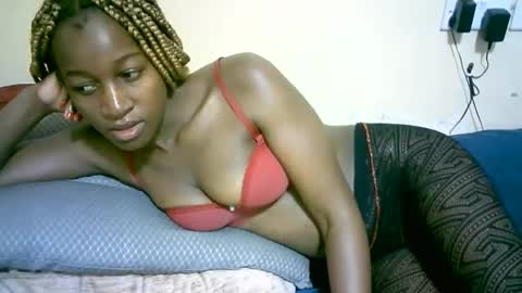 Snapshot of nastyafrika chatting on 09/30/25, 10:09 Marie online show from 09/30/25, 10:09