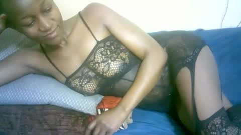 Snapshot of nastyafrika chatting on 10/10/25, 05:23 Marie online show from 10/10/25, 05:23