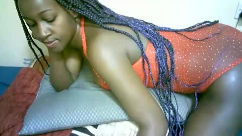 Snapshot of nastyafrika chatting on 10/13/25, 07:03 Marie online show from 10/13/25, 07:03
