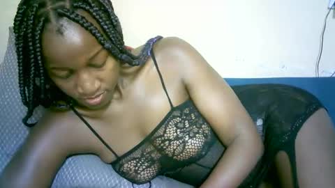 Snapshot of nastyafrika chatting on 10/14/25, 07:58 Marie online show from 10/14/25, 07:58