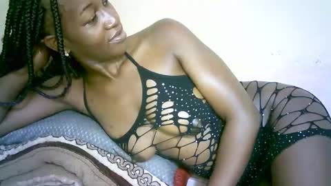 Snapshot of nastyafrika chatting on 10/23/25, 06:45 Marie online show from 10/23/25, 06:45