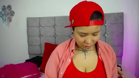 nat_evans8 online show from 02/11/26, 05:56