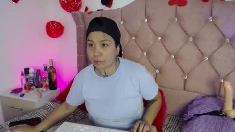 nat_evans8 online show from 02/26/26, 01:59