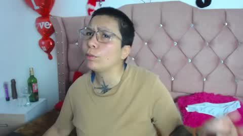 nat_evans8 online show from 04/21/26, 11:18