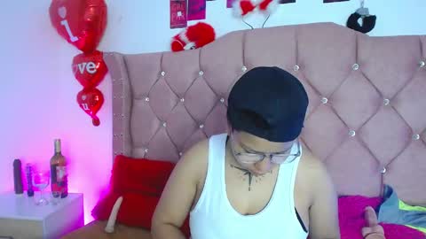 nat_evans8 online show from 04/23/26, 02:02