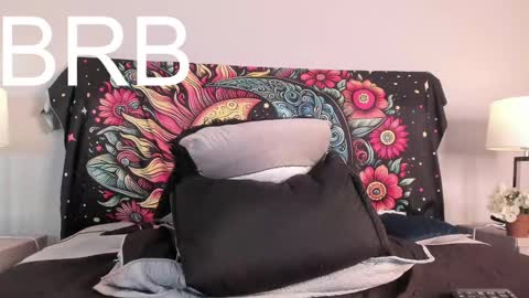 Snapshot of nataasha1 chatting on 12/27/24, 01:28 Natttttttttttttttt online show from 12/27/24, 01:28