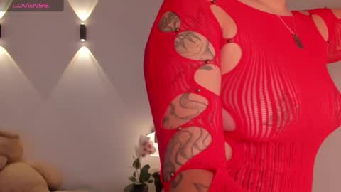 Snapshot of nataasha1 chatting on 02/14/25, 01:18 Natttttttttttttttt online show from 02/14/25, 01:18