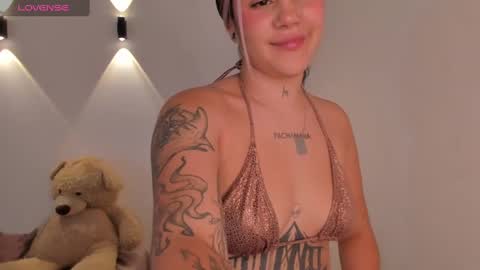 Snapshot of nataasha1 chatting on 02/18/25, 01:22 Natttttttttttttttt online show from 02/18/25, 01:22