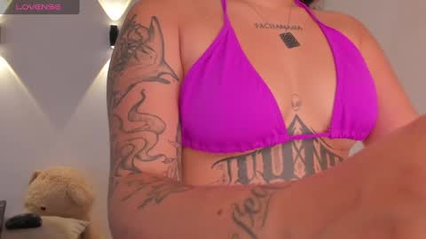 Snapshot of nataasha1 chatting on 02/22/25, 01:24 Natttttttttttttttt online show from 02/22/25, 01:24