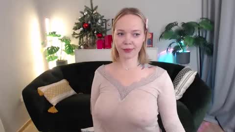 natalee_love online show from 12/20/25, 10:28