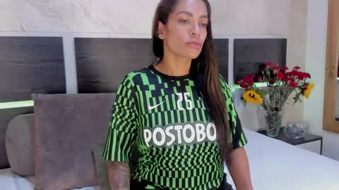 Snapshot of natalia_cruzz chatting on 06/08/26, 12:49 Nata online show from 06/08/26, 12:49