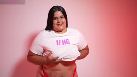 Snapshot of natalia_curvy1 chatting on 05/15/26, 06:04 Nathalia online show from 05/15/26, 06:04