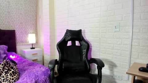 Natalia Kiss online show from 02/03/26, 12:10