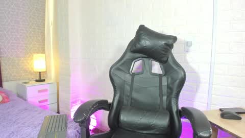 Natalia Kiss online show from 04/24/26, 09:39