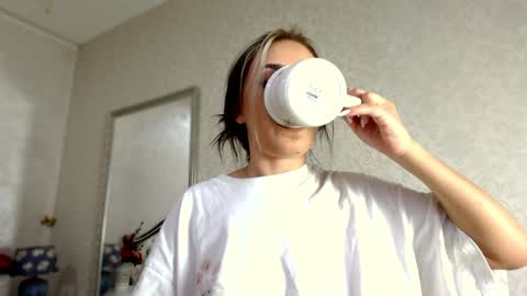 Snapshot of natalia_peach chatting on 01/19/25, 10:06 Wild influence online show from 01/19/25, 10:06