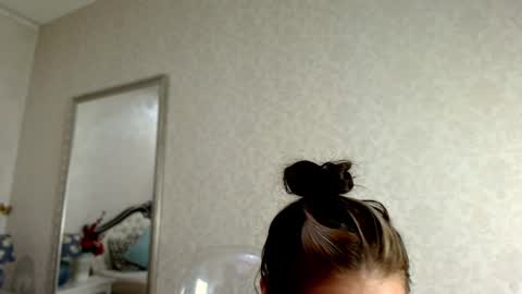 Snapshot of natalia_peach chatting on 01/20/25, 05:04 Wild influence online show from 01/20/25, 05:04