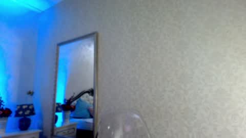 Snapshot of natalia_peach chatting on 01/27/25, 05:14 Wild influence online show from 01/27/25, 05:14