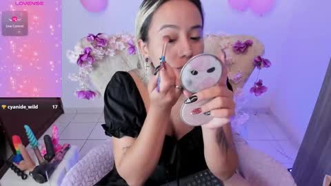 Snapshot of nataliahenao_69 chatting on 10/20/25, 12:00 Nataliua Henao online show from 10/20/25, 12:00