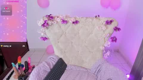 Snapshot of nataliahenao_69 chatting on 10/20/25, 01:33 Nataliua Henao online show from 10/20/25, 01:33