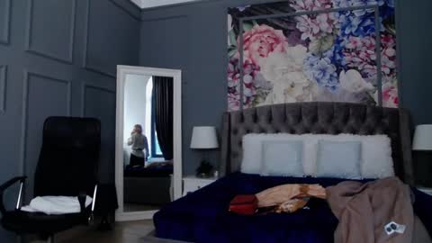 Natalie online show from 01/25/25, 02:03