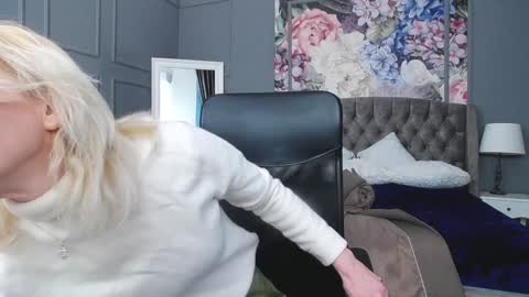 Natalie online show from 02/03/25, 06:13