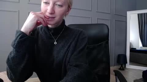 Natalie online show from 02/19/25, 11:28