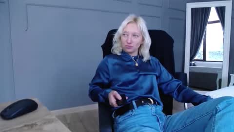 Natalie online show from 11/04/25, 07:40