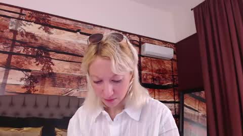 Natalie online show from 03/17/26, 05:55