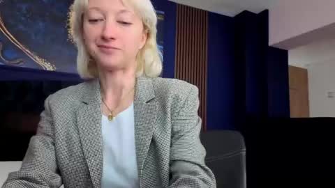 Natalie online show from 04/22/26, 05:32