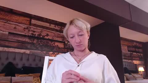 Natalie online show from 05/11/26, 02:45