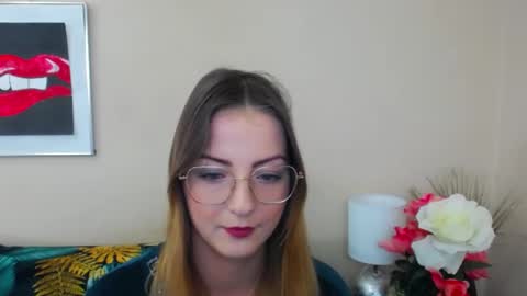 Snapshot of natalie_live chatting on 02/03/25, 07:51 NatalieSexy online show from 02/03/25, 07:51