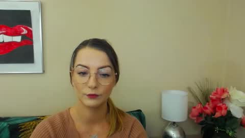 Snapshot of natalie_live chatting on 02/04/25, 07:18 NatalieSexy online show from 02/04/25, 07:18