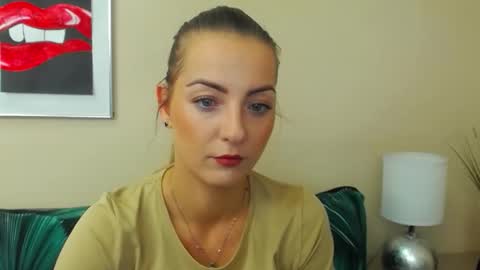 Snapshot of natalie_live chatting on 10/29/25, 07:21 NatalieSexy online show from 10/29/25, 07:21