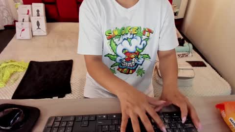 N A T A L I A online show from 12/30/24, 12:20