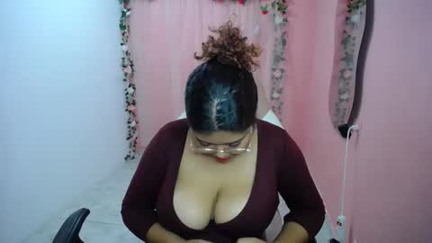 Snapshot of natalie_tits1 chatting on 09/19/25, 09:04 natalie_tits1 online show from 09/19/25, 09:04