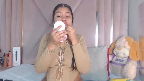 natalieevansx online show from 12/03/25, 11:52