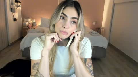 Snapshot of nataly_05 chatting on 04/30/26, 12:28 anatalybee online show from 04/30/26, 12:28