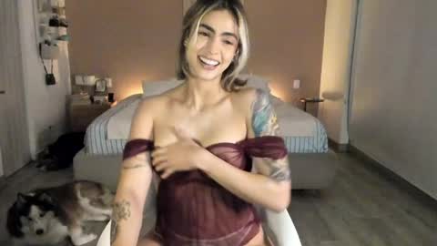 Snapshot of nataly_05 chatting on 06/07/26, 02:16 anatalybee online show from 06/07/26, 02:16