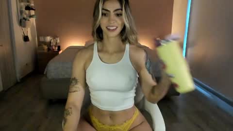 Snapshot of nataly_05 chatting on 06/07/26, 10:46 anatalybee online show from 06/07/26, 10:46