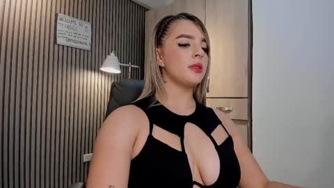 nataly_lblanck online show from 10/08/25, 11:41