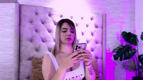 nataly_lblanck online show from 10/16/25, 12:28