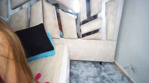 Natalye foster online show from 01/27/25, 09:55