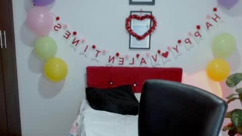 Nataly Escobar online show from 09/11/25, 12:27