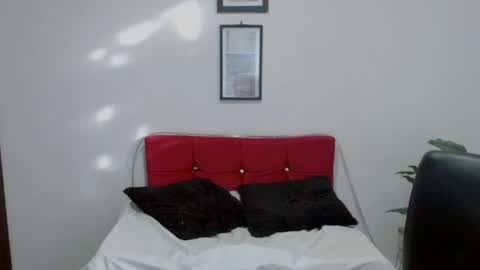 Nataly Escobar online show from 01/19/26, 12:31