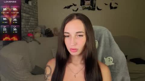 Nataly online show from 10/22/25, 09:14