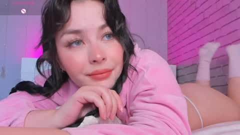 Snapshot of natalyhayes chatting on 04/22/26, 07:11 Nataly online show from 04/22/26, 07:11