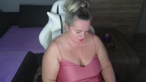 Snapshot of natascha1202 chatting on 12/19/24, 08:13 Natalli online show from 12/19/24, 08:13