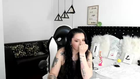 Natasha online show from 02/01/25, 10:26